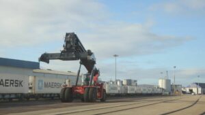 Daños en la vía impiden la salida del primer tren de pesca congelada entre Algeciras y Marín