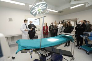 ¿Es ético que servidores públicos apoyen la sanidad privada en el campo de Gibraltar?