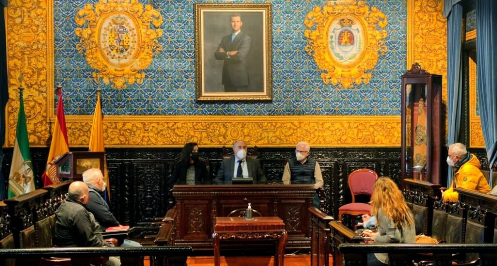 Correos se compromete a mantener la sede del centro tras su reforma