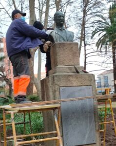 El busto del doctor Ventura Morón quedará expuesto permanentemente en el Museo Municipal