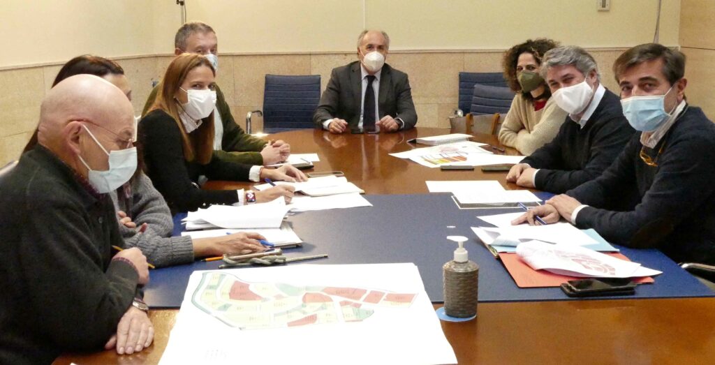 Ayuntamiento y AVRA avanzan en las líneas de colaboración existentes en materia de rehabilitación y viviendas