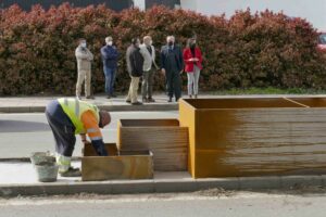 Mejoras en la mediana de la avenida Carlos Cano en San García