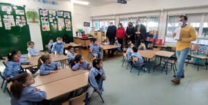 Vázquez Hueso da el pistoletazo de salida a los talleres de la delegación de Medio Ambiente en el General Castaños