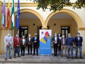 Los alcaldes de la comarca de Cazorla visitan la Mancomunidad