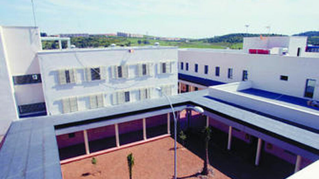 El CIS de Algeciras Manuel Montesinos entrega 1000 plantas de Aloe Vera para mujeres que padecen cáncer de mama.