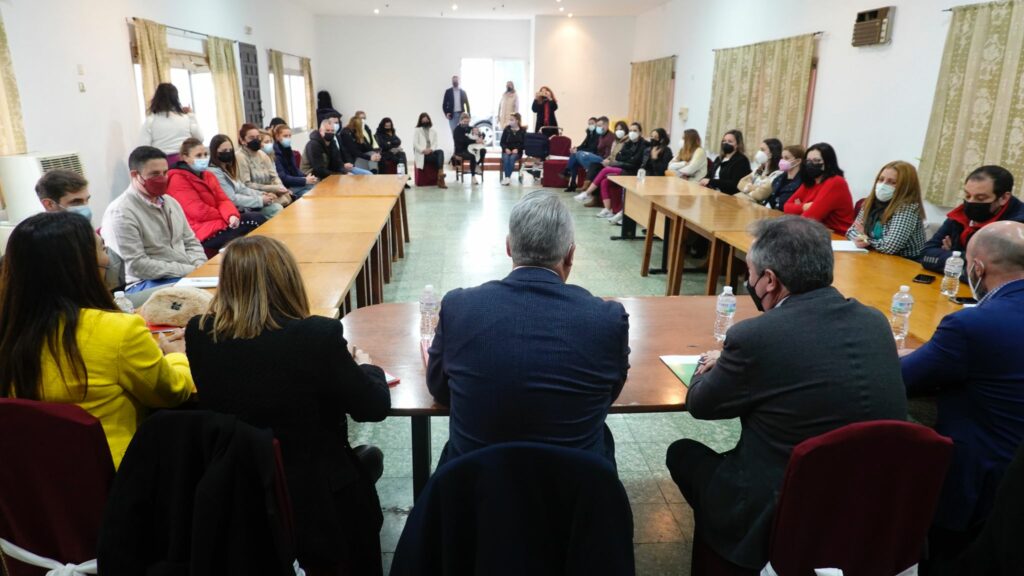 Espadas palpa en Campo de Gibraltar el estado de la sanidad, educación, mayores y discapacidad