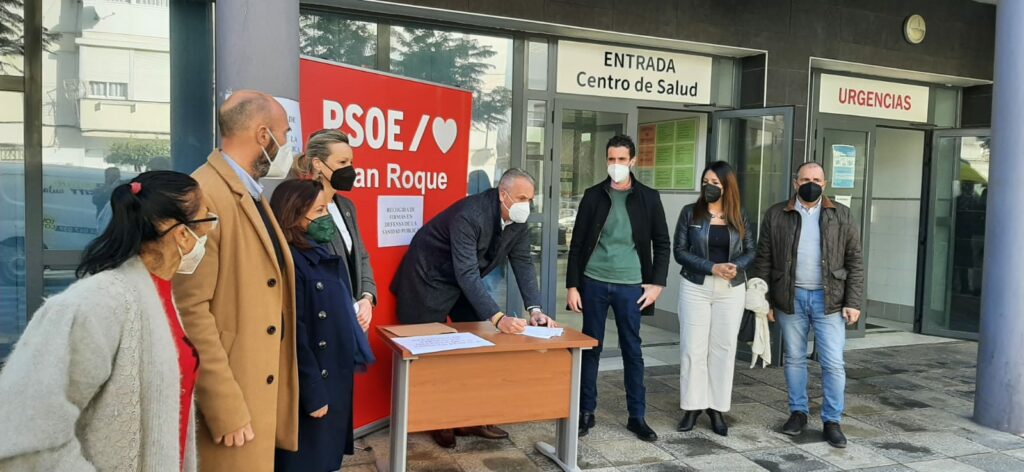 Ruiz Boix arranca en San Roque la campaña de recogida de firmas para frenar el deterioro sanitario