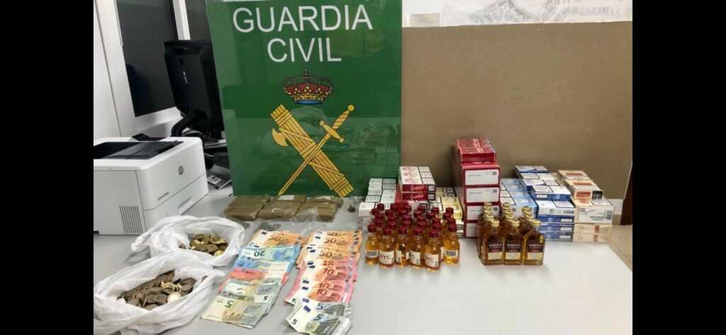 La Guardia Civil desactiva un punto de venta de drogas en un kiosko