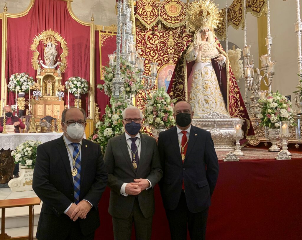 Muñoz acompaña a la Hermandad del Nazareno en la Función Principal de la Virgen de la Amargura