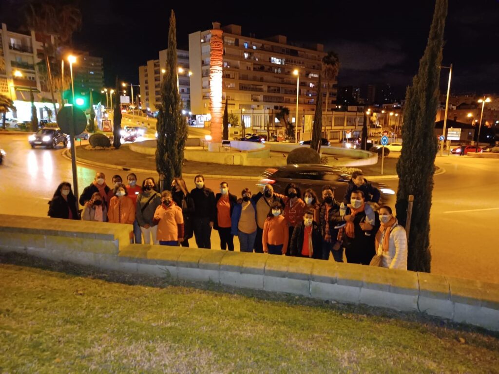 La Fuente del Milenio se ilumina de naranja en conmemoración del Día Internacional del Síndrome de Asperger