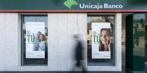 Unicaja cerrará dos de sus oficinas en la comarca