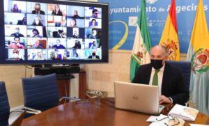 Alumnas destacadas de ESO de la ciudad dan lectura al manifiesto con motivo del Día de Andalucía
