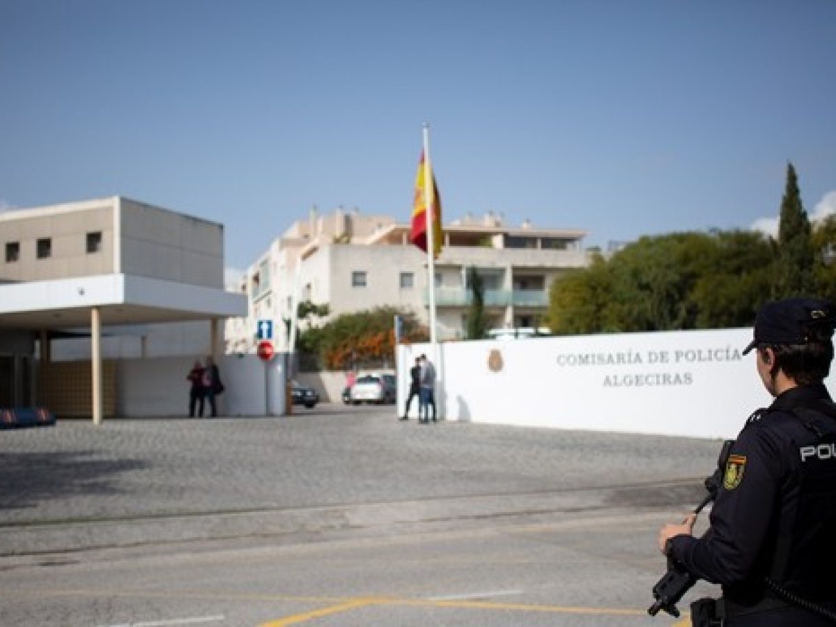 Investigan en Algeciras un tiroteo a un establecimiento de alimentación -  Algeciras al Minuto