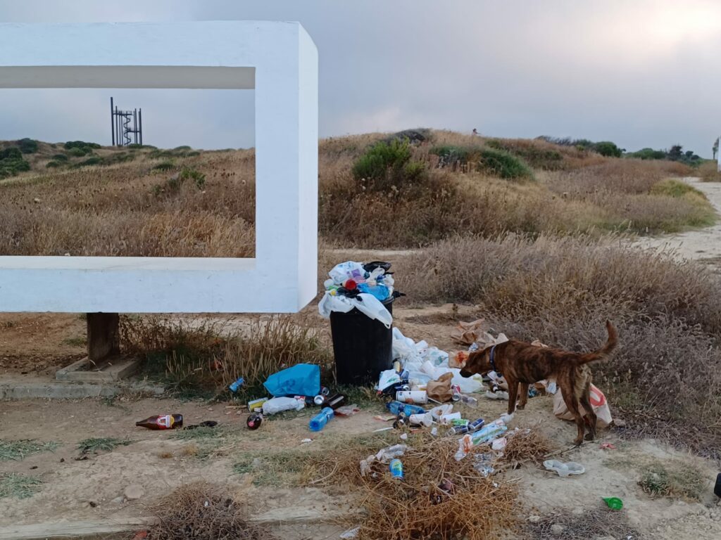 Parque Centenario se convierte en basurero