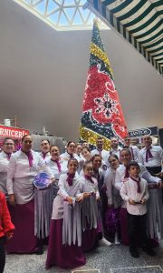 Rondalla 'Pastores de Santa María Micaela' en el mercado